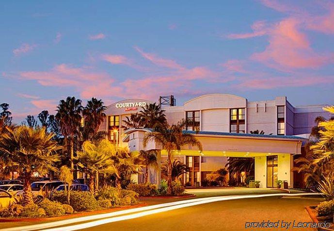 Courtyard Vallejo Napa Valley Exterior photo